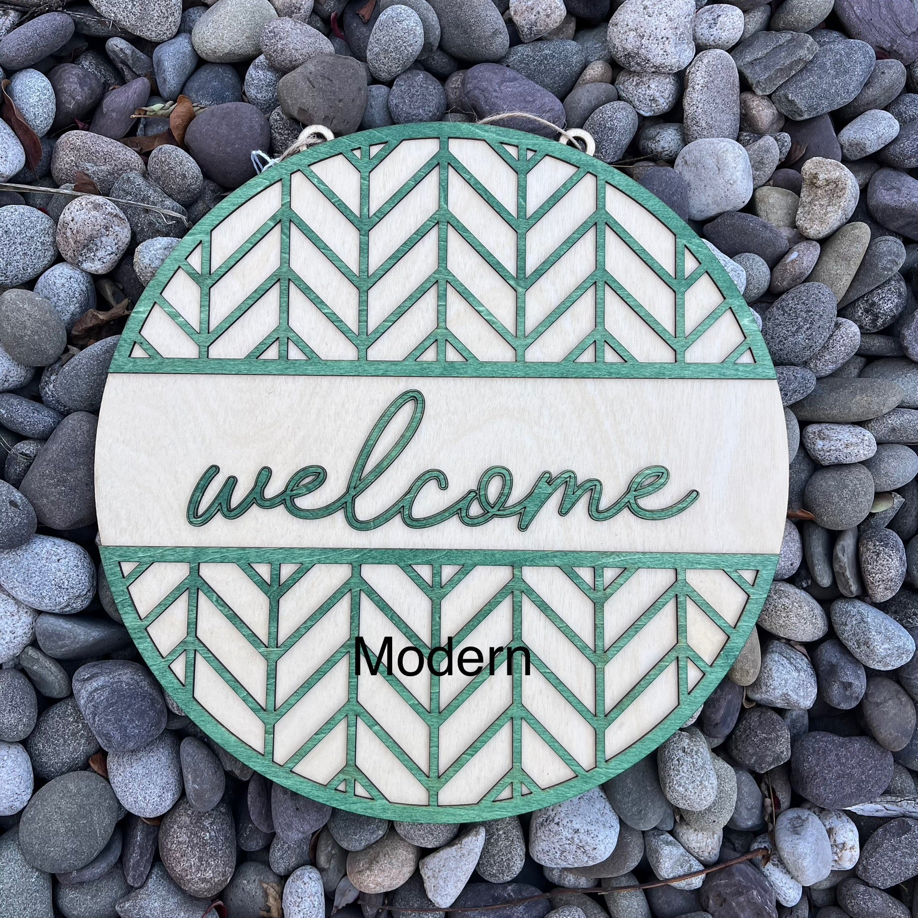 11¼" Wood Round Welcome Door Sign – Colored Lattice Design