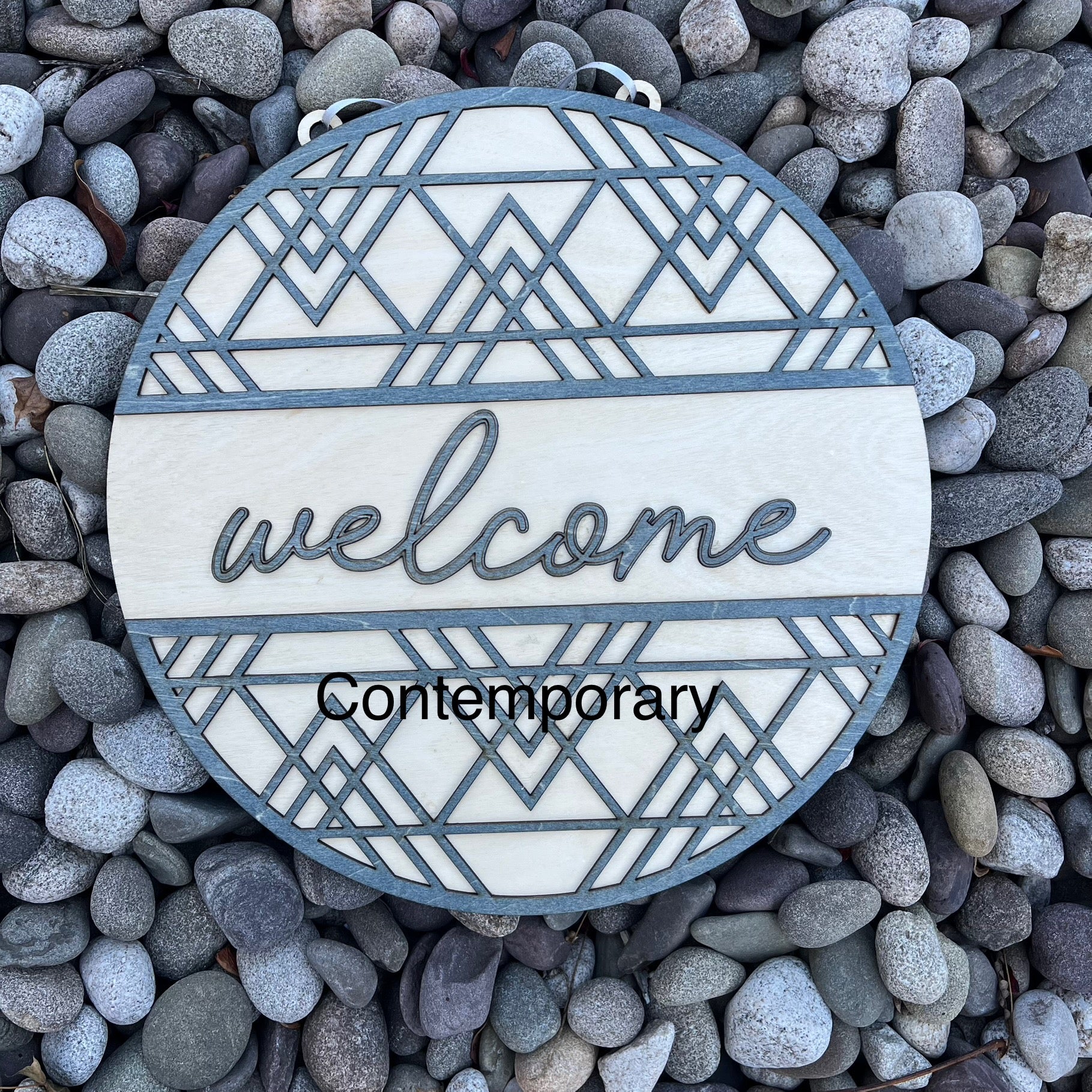 11¼" Wood Round Welcome Door Sign – Colored Lattice Design